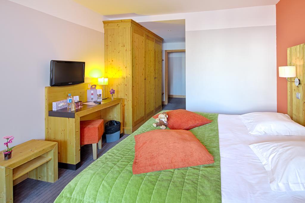 Hotel Les Bruyeres Les Menuires Exterior foto